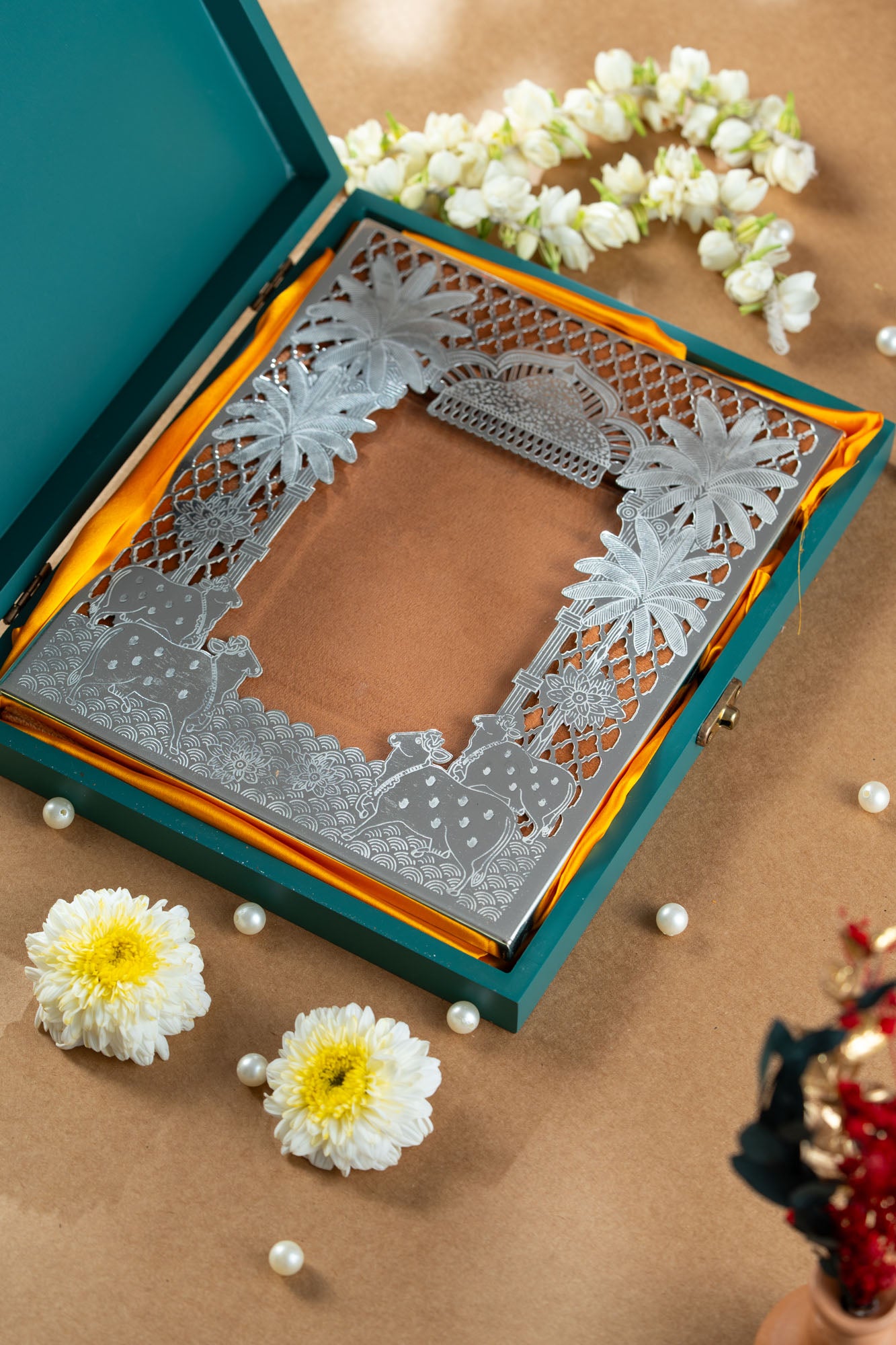 Silver Pichwayi Frame