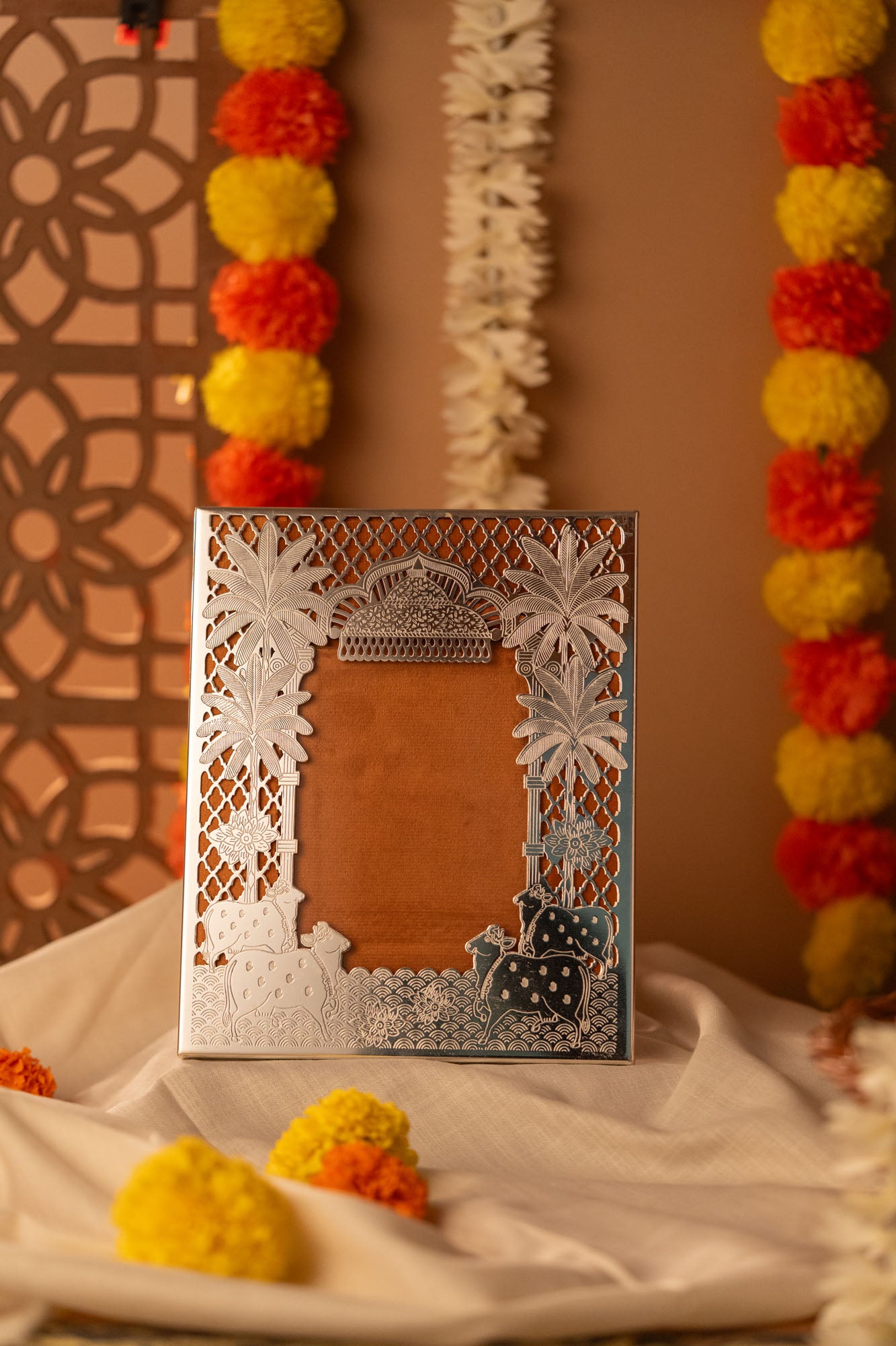 Silver Pichwayi Frame